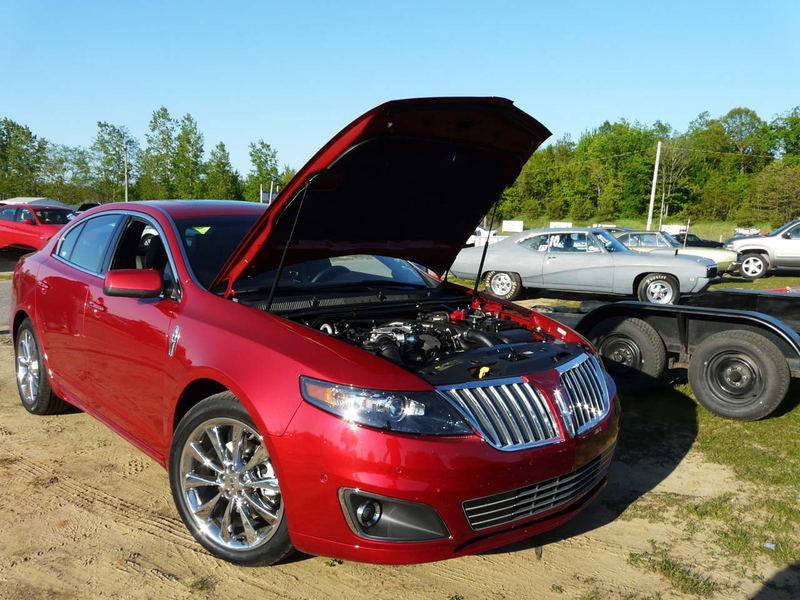 Illustration for article titled EcoBoost Goes Drag: Ford Flex, Lincoln MKS Hit The Strip